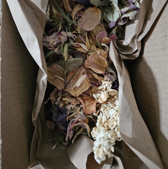 Dried Floral Petals Arrangement Mix Flower DIY Decoration - Picture 8 of 8